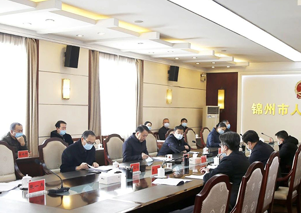 市政府聽(tīng)取人大代表、政協(xié)委員對《政府工作報告》的意見(jiàn)和建議